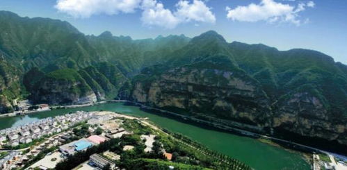 418起 踏青首選野三坡內(nèi)的這家酒店 觀山景春色 享豪華自助早