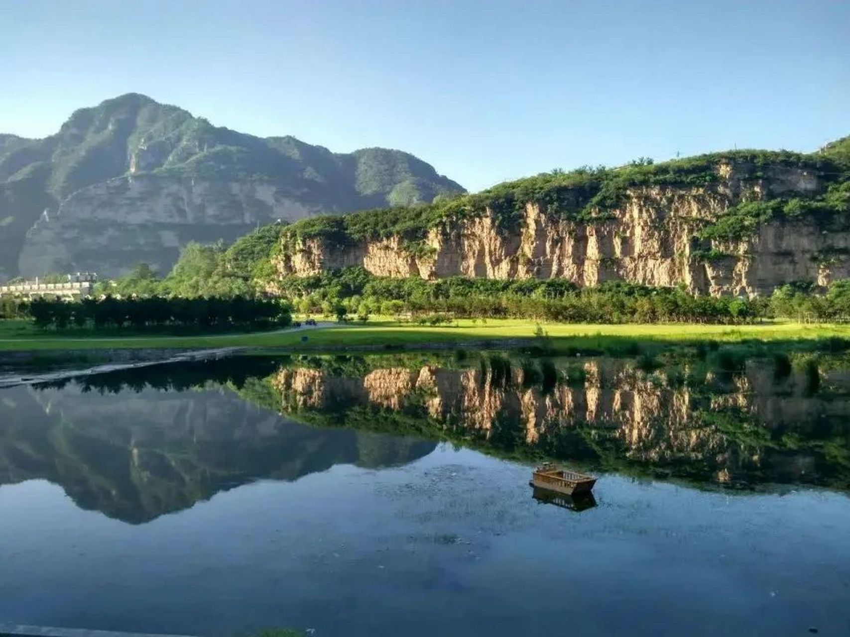 野三坡風景名勝區曾以自然風光和民俗文化吸引大量游客,但近年來因管